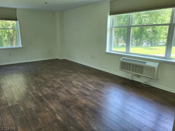 $3,300 | 300 Main Street, Unit 113, Little Falls, NJ 07424