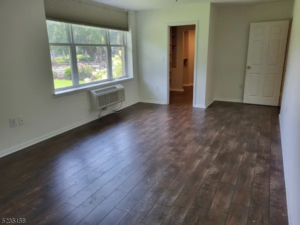 $3,300 | 300 Main Street, Unit 113, Little Falls, NJ 07424