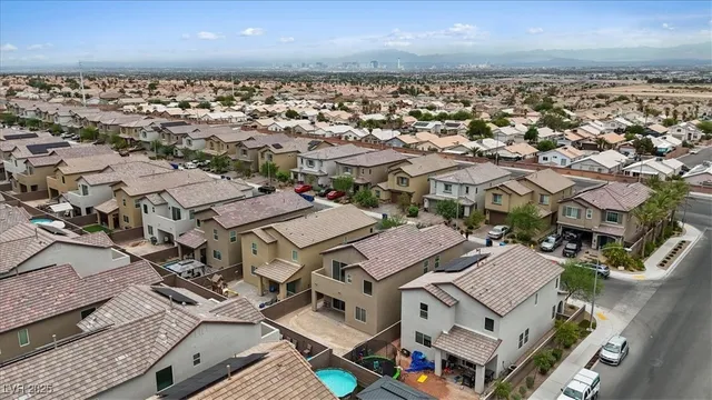 $400,000 | 2936 Gaffer Film Street, Las Vegas, NV 89156