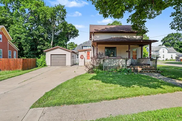$209,900 | 302 Exchange Street, Marshall, MI 49068