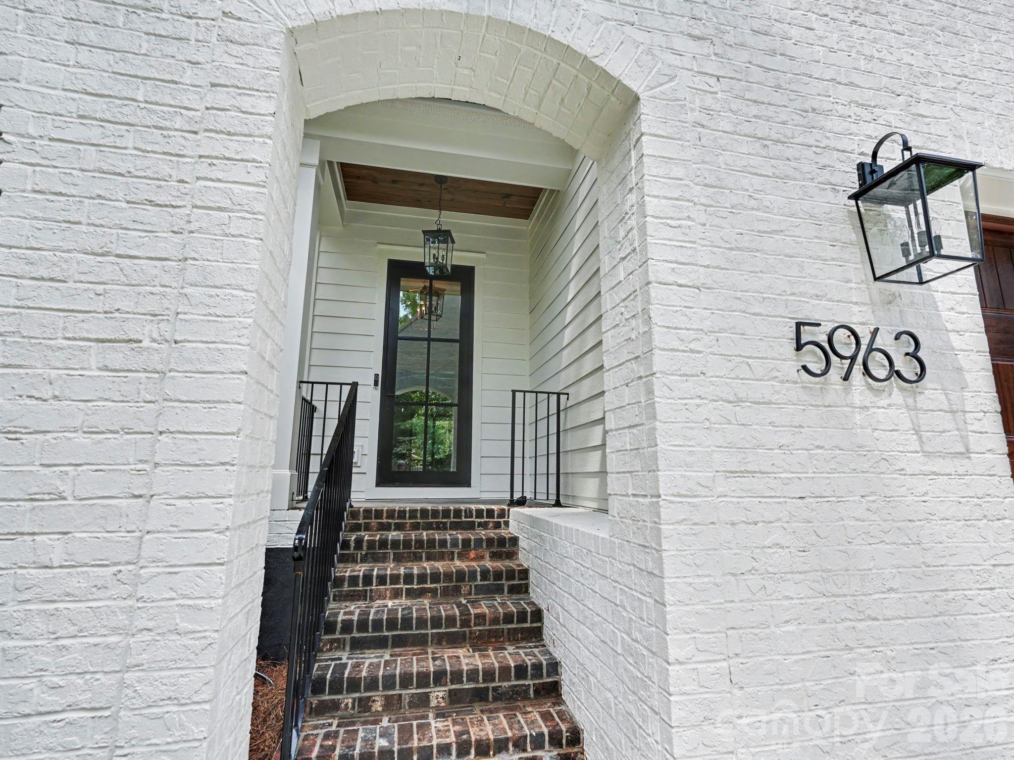 5963 Gate Post Road Charlotte, NC 28211 - Photo 2 of 48 Gallery Image 2