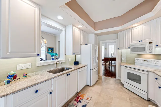 $899,999 | 7013 Leopardi Court, Naples, FL 34114