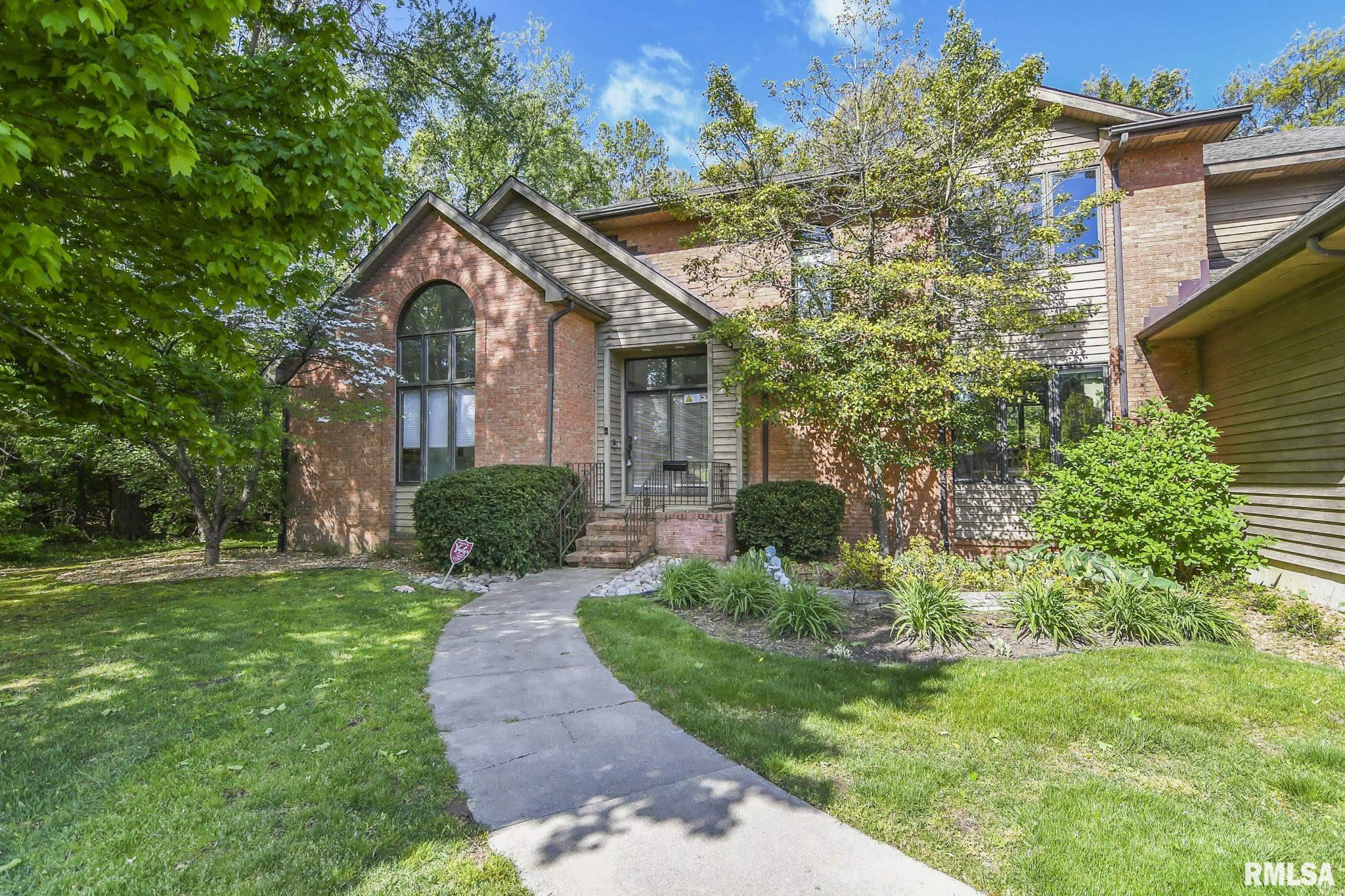 801 Fairfax Court Springfield, IL 62702 - Photo 1 of 40 Gallery Image 1