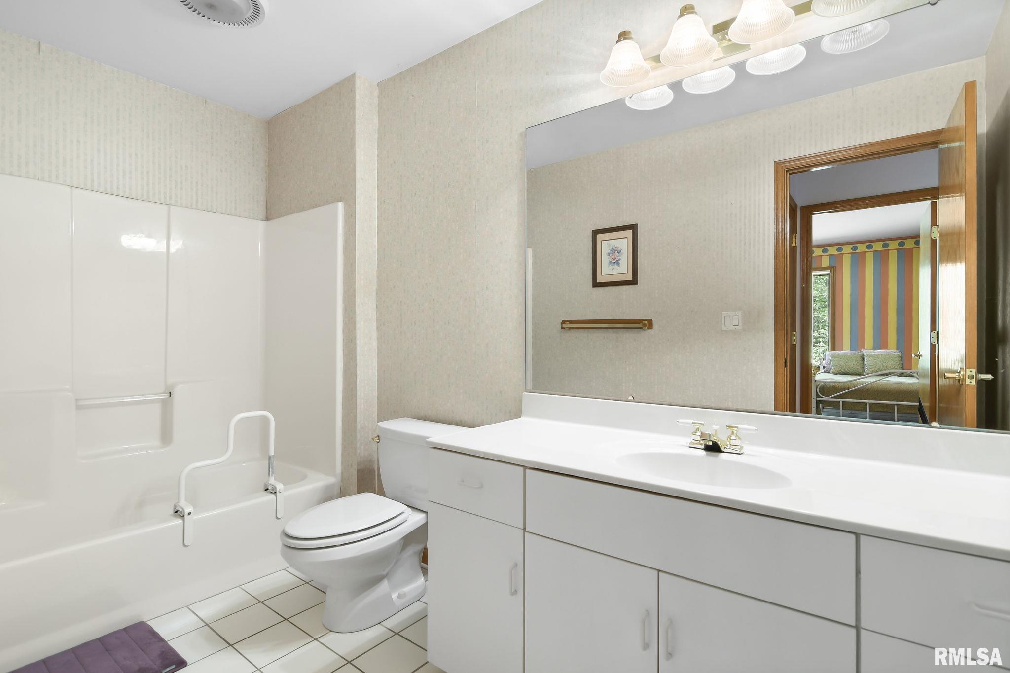 801 Fairfax Court Springfield, IL 62702 - Photo 25 of 40 Gallery Image 25