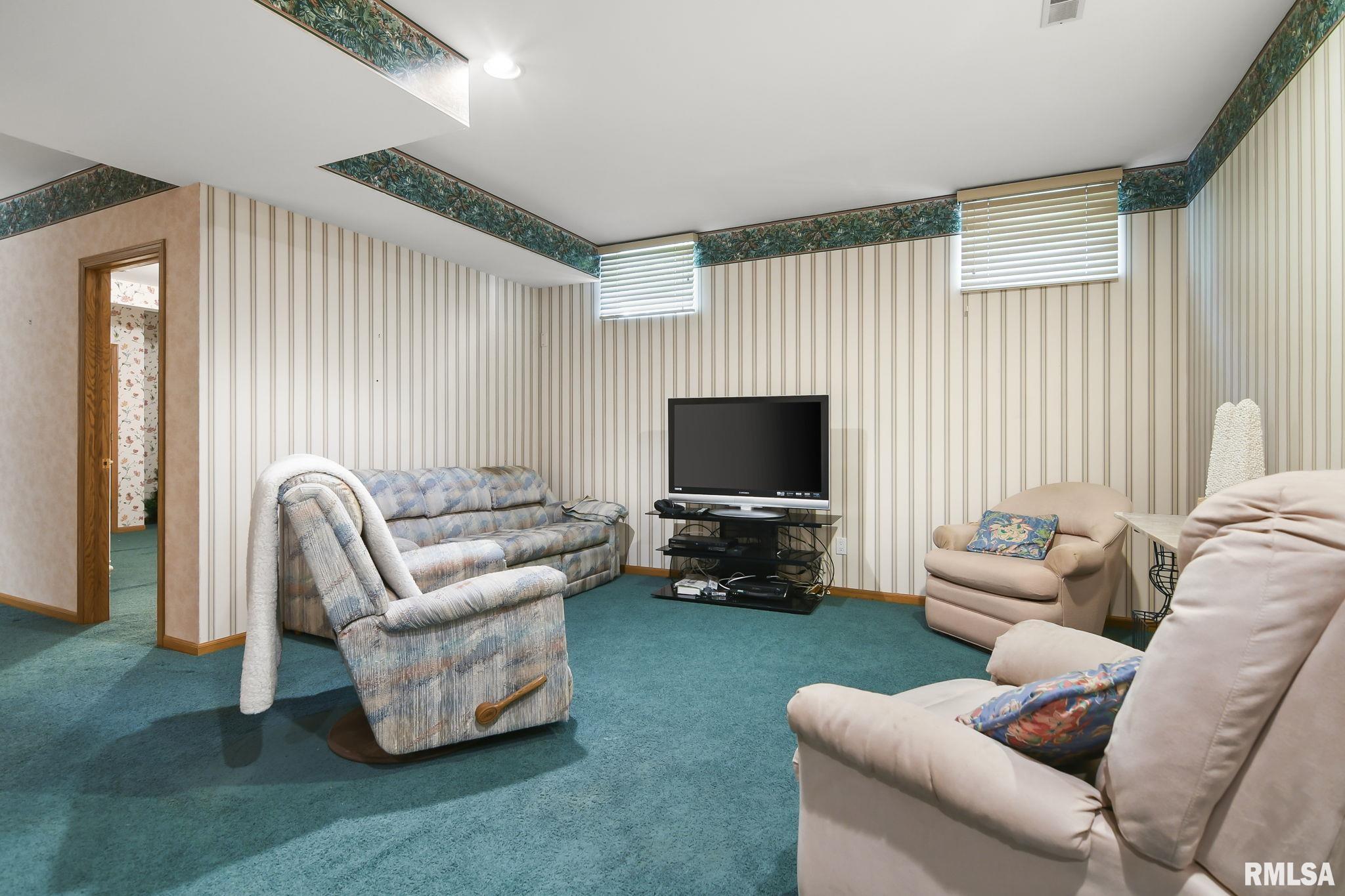 801 Fairfax Court Springfield, IL 62702 - Photo 28 of 40 Gallery Image 28