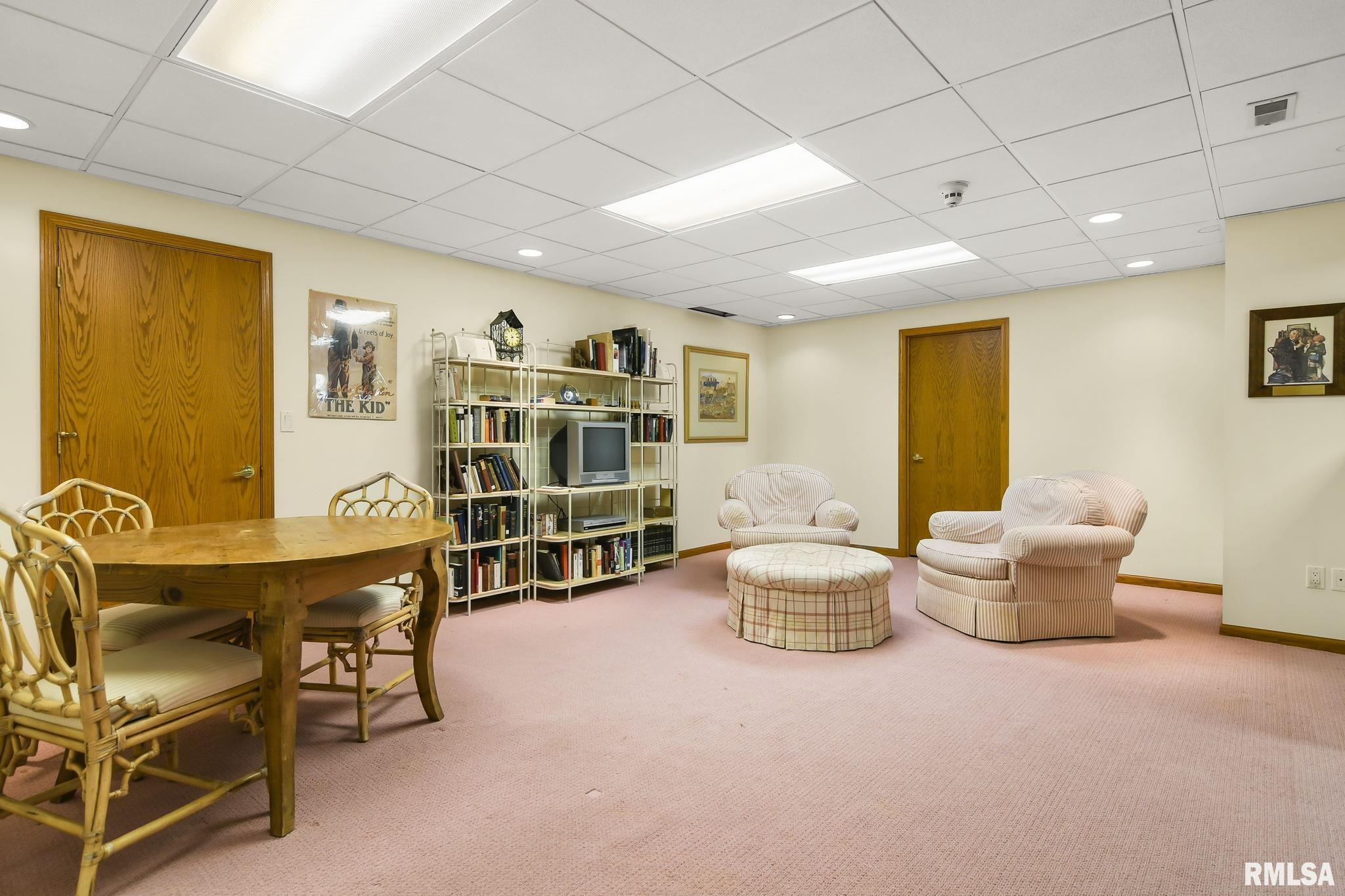 801 Fairfax Court Springfield, IL 62702 - Photo 33 of 40 Gallery Image 33