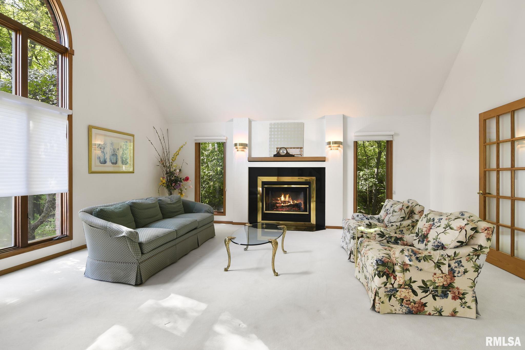 801 Fairfax Court Springfield, IL 62702 - Photo 5 of 40 Gallery Image 5