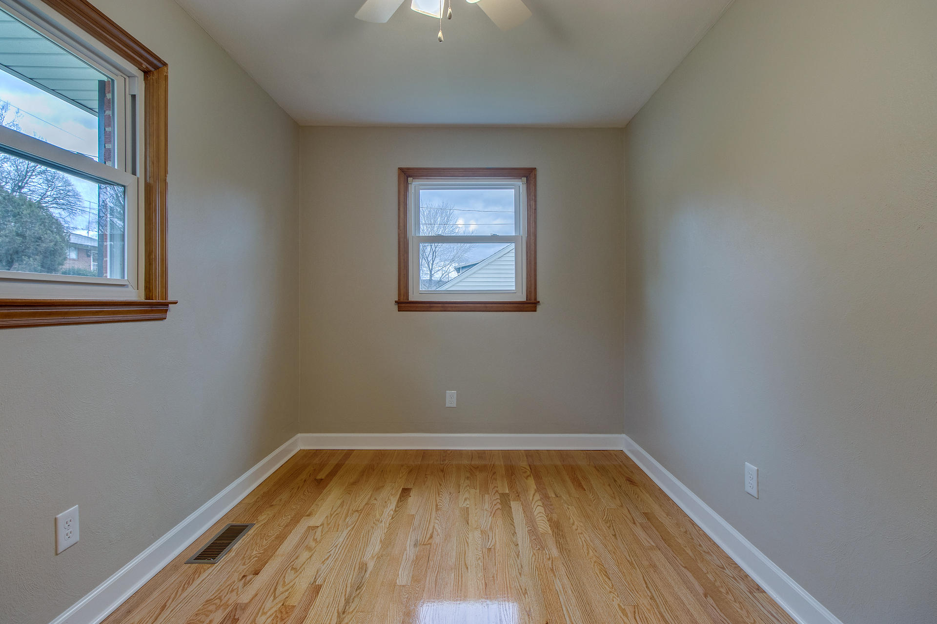 3430 Troxell Road Southeast Roanoke, VA 24014 - Photo 15 of 34 Bedroom