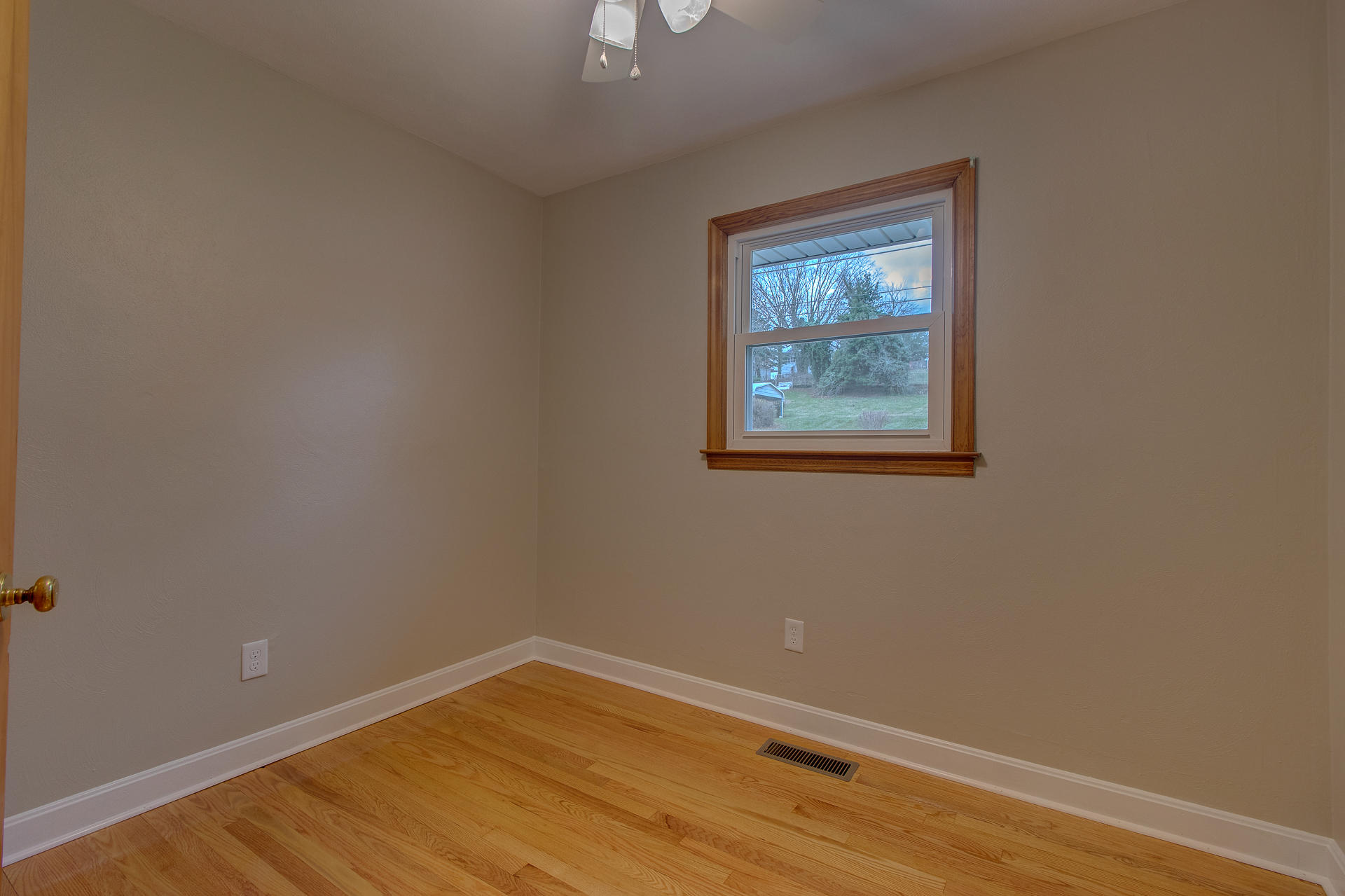3430 Troxell Road Southeast Roanoke, VA 24014 - Photo 16 of 34 Bedroom