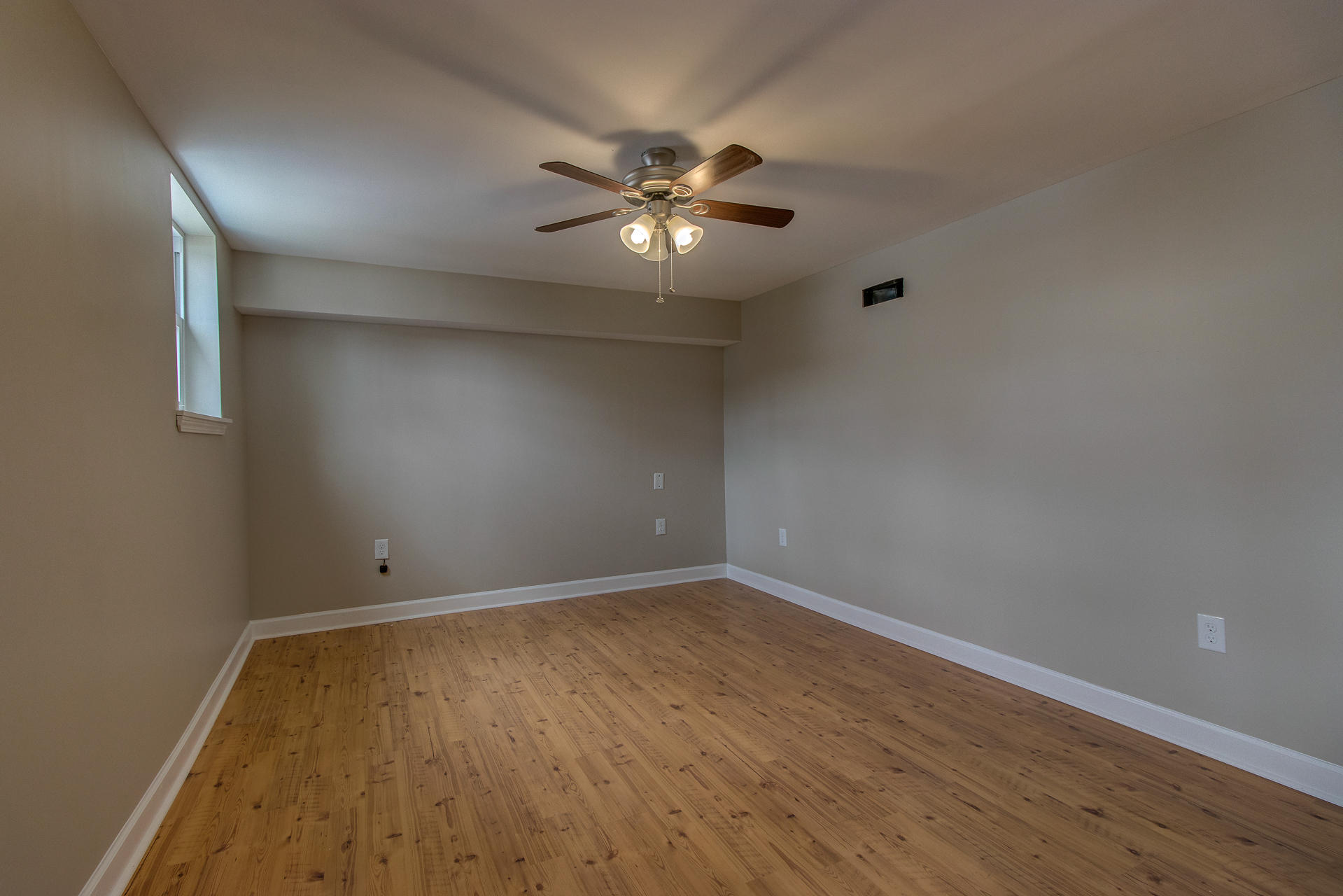 3430 Troxell Road Southeast Roanoke, VA 24014 - Photo 21 of 34 Large Lower Level Bedroom