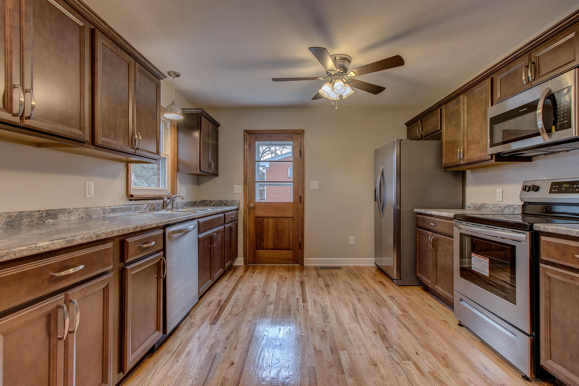 3430 Troxell Road Southeast Roanoke, VA 24014 - Photo 8 of 34 New Kitchen!