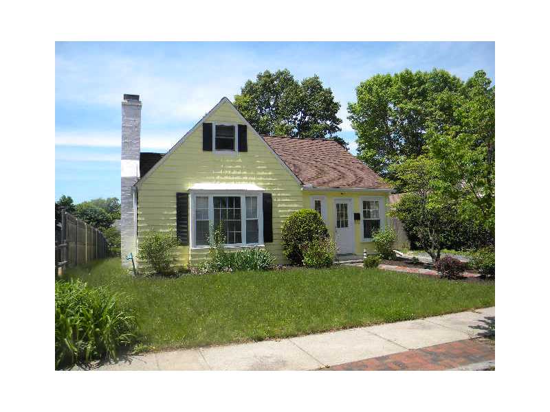 163 Calaman Road Cranston, RI 02910 - Photo 2 of 16 Exterior Front.