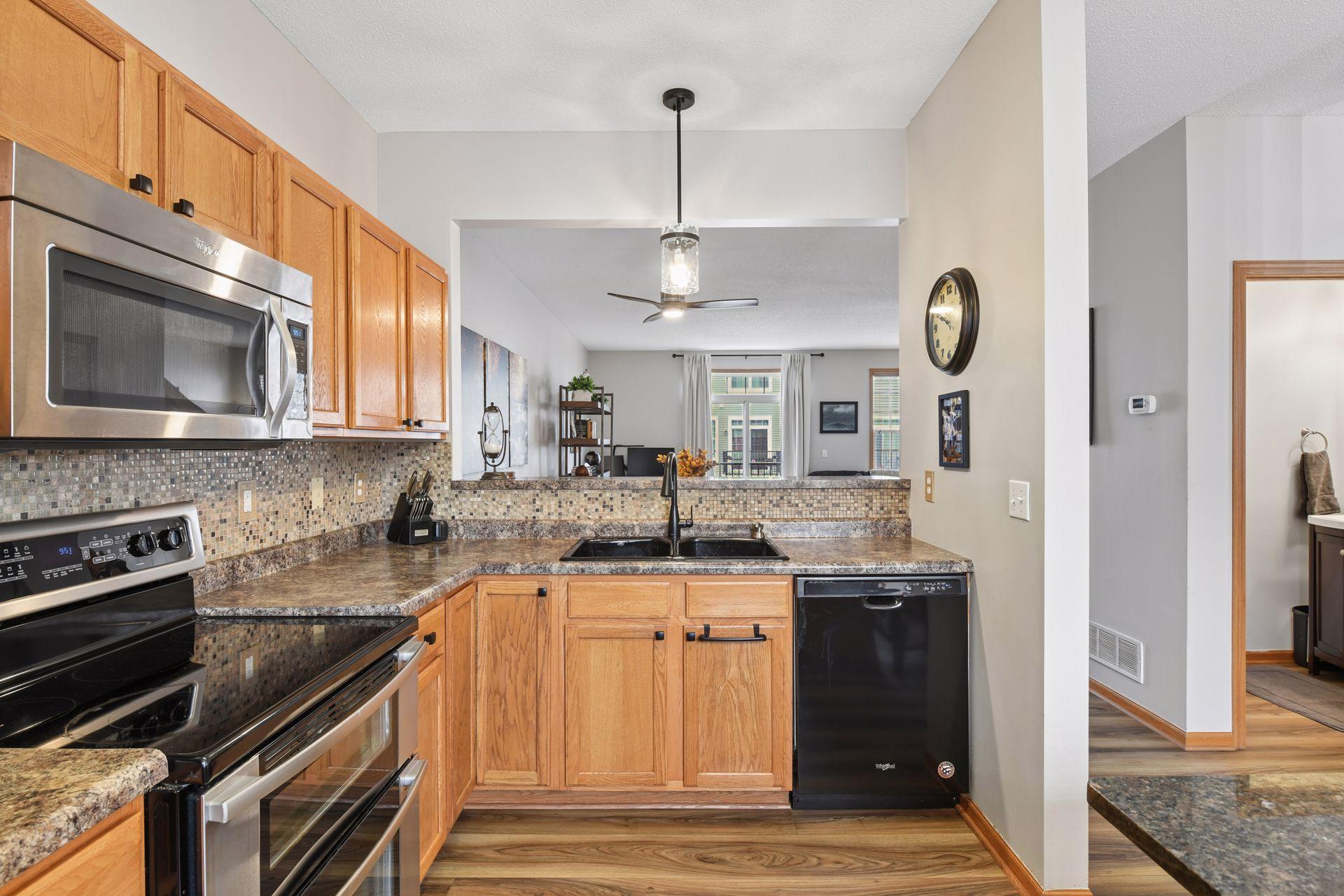 1776 Riverside Drive Shakopee, MN 55379 - Photo 2 of 24