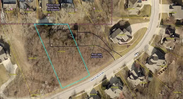 $64,900 | Lot 28 Northwest River Hills Drive, Parkville, MO 64152
