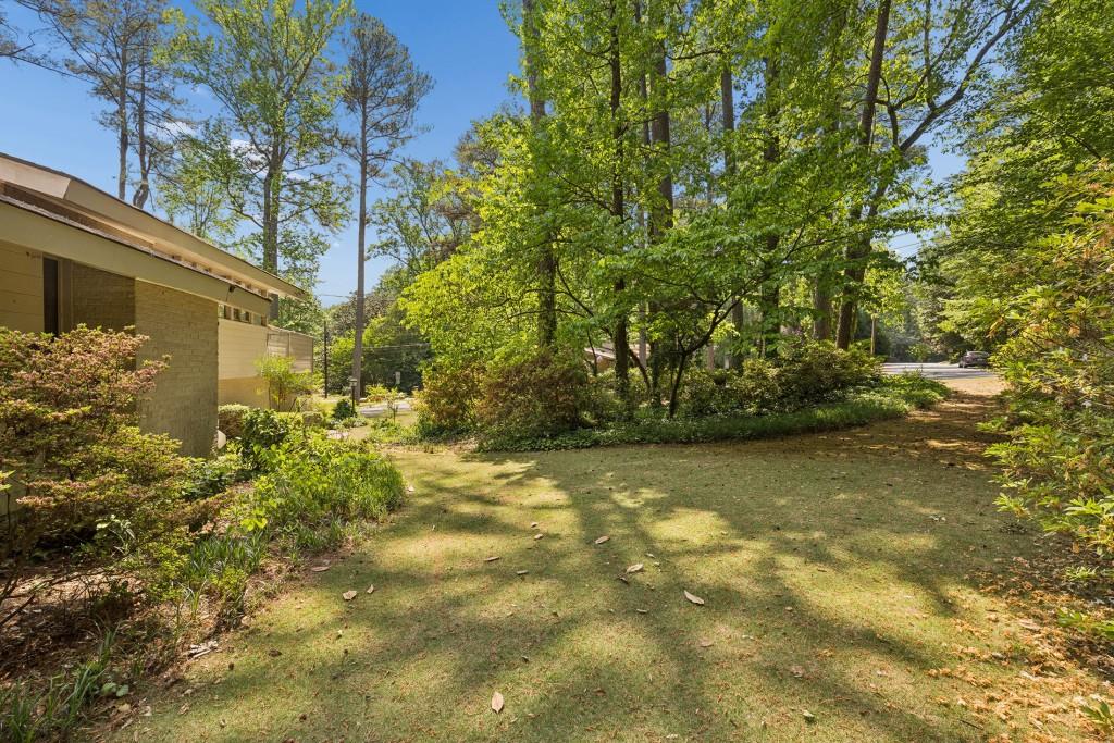 2001 Castleway Lane Northeast Atlanta, GA 30345 - Photo 38 of 43