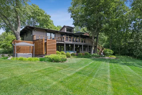 $1,675,000 | 83 Lakeview Parkway, Barrington, IL 60010