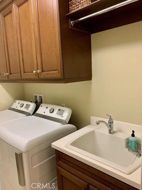 74 Nassau Irvine, CA 92620 - Photo 6 of 17 a bathroom with a sink and a bathtub