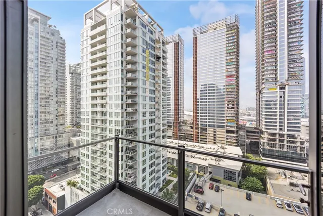 $3,900 | 1100 South Hope Street, Unit 1704, Los Angeles, CA 90015