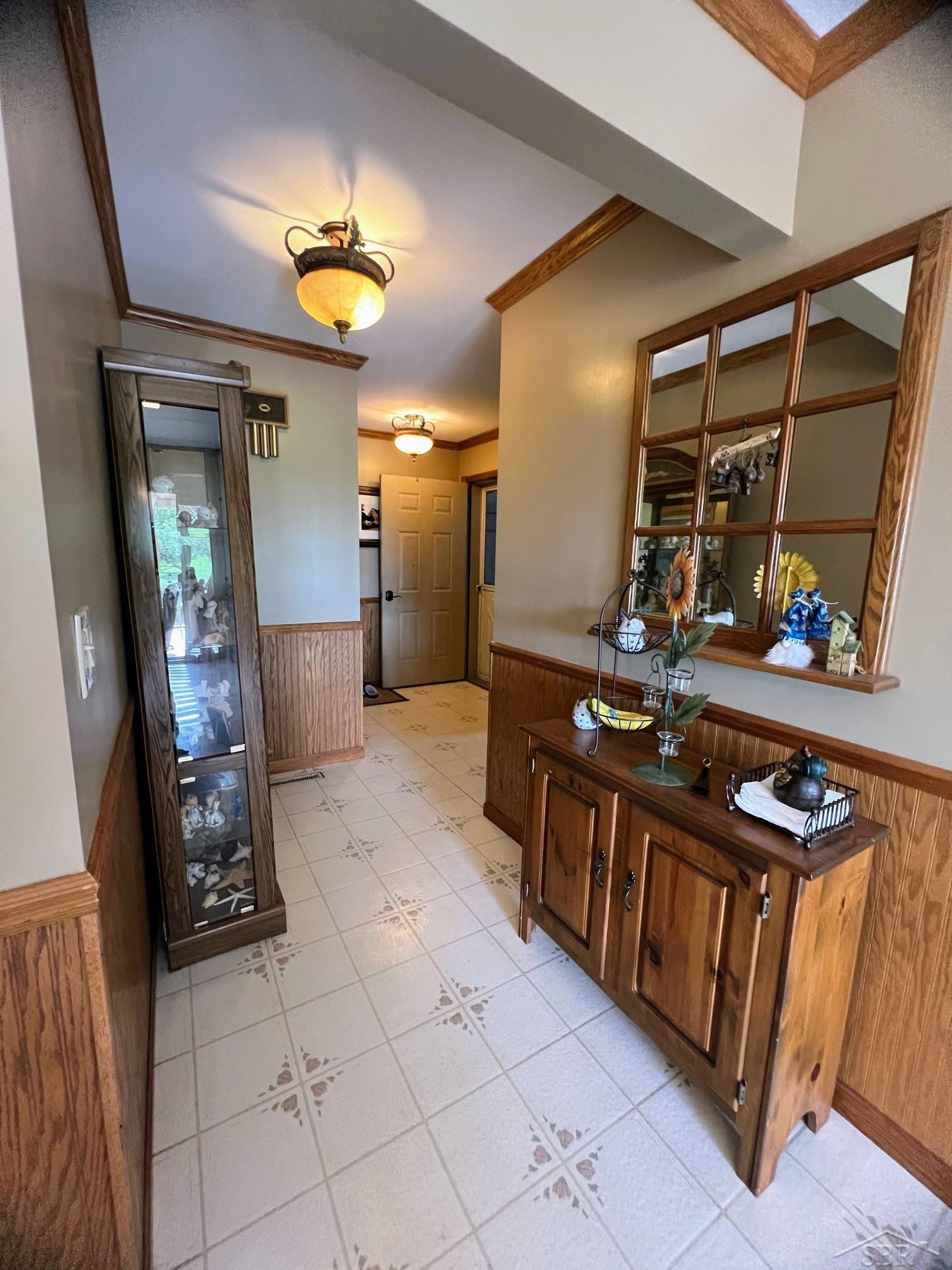 3841 Hackett Road Saginaw, MI 48603 - Photo 17 of 44 Back Entry from Garage