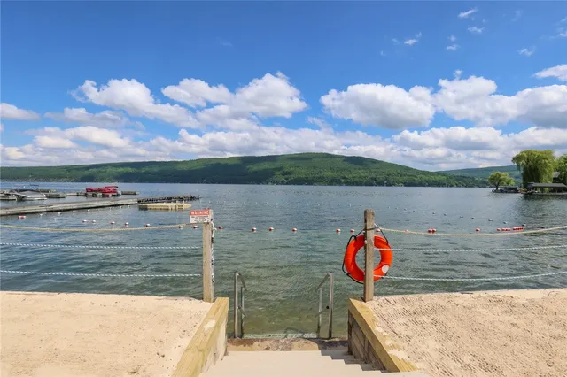 $239,900 | 105 Cliffside Drive, South Bristol, NY 14424