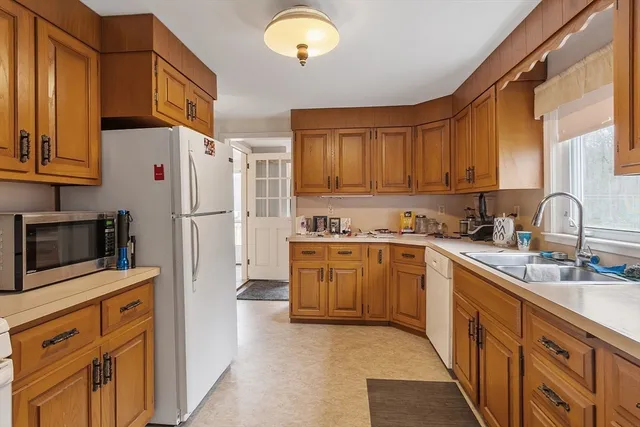 $695,000 | 30 Bailey Road, Townsend, MA 01474