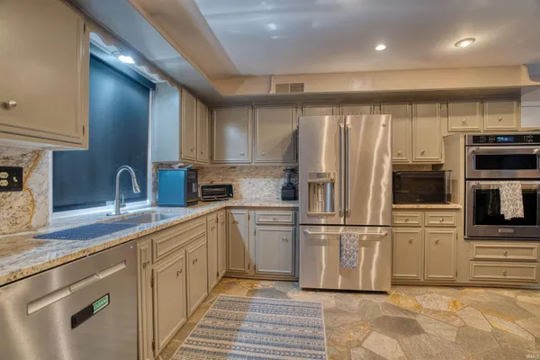 $599,900 | 7366 Parkridge Road, Newburgh, IN 47630