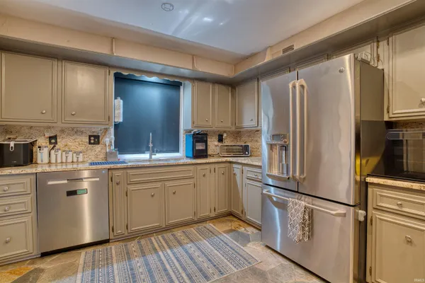 $599,900 | 7366 Parkridge Road, Newburgh, IN 47630