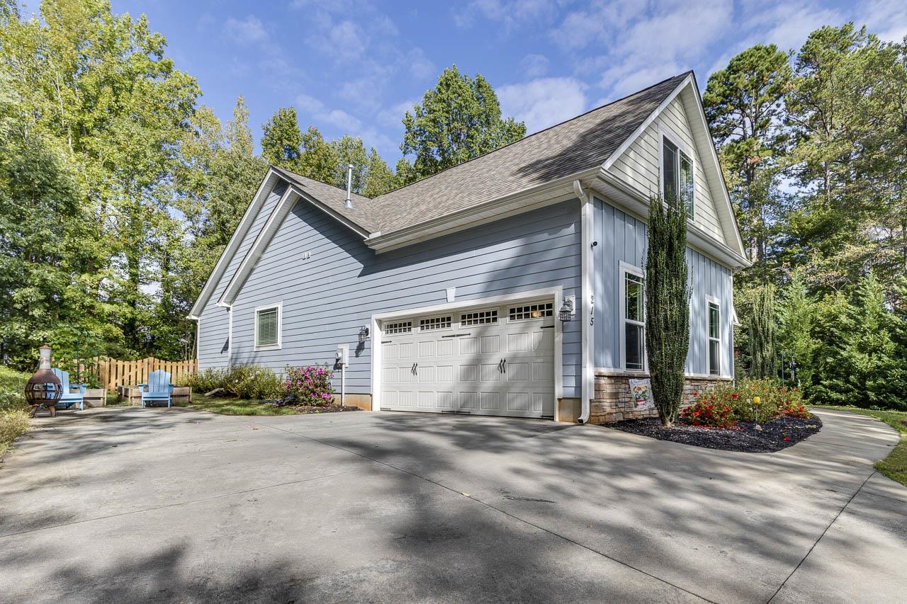 215 Windsor Road Greer, SC 29651 - Photo 3 of 46