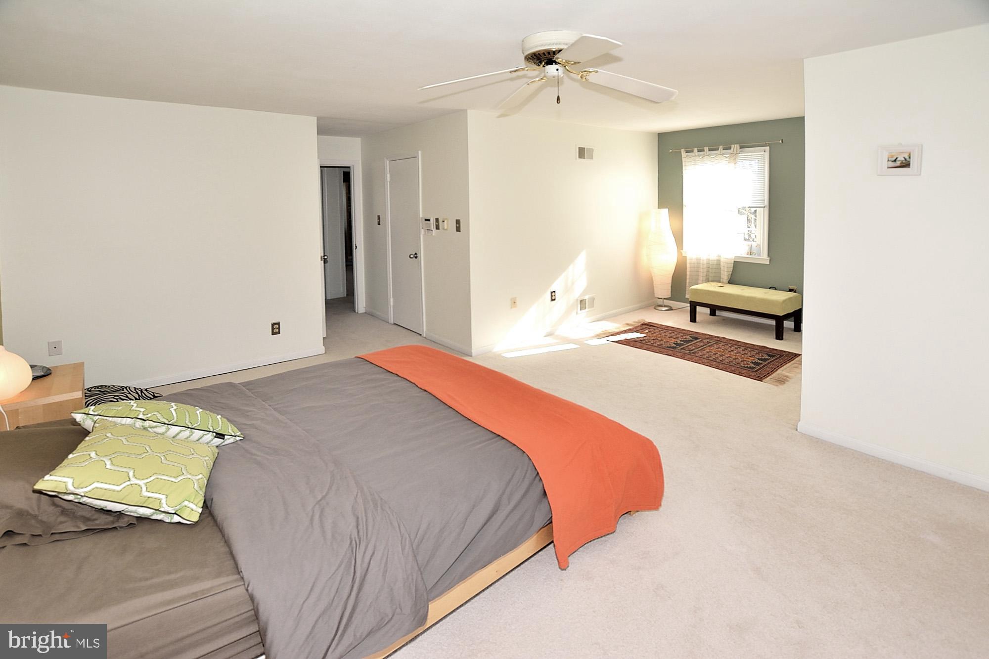2228 McLean Park Road Falls Church, VA 22043 - Photo 22 of 36 MASTER BEDROOM