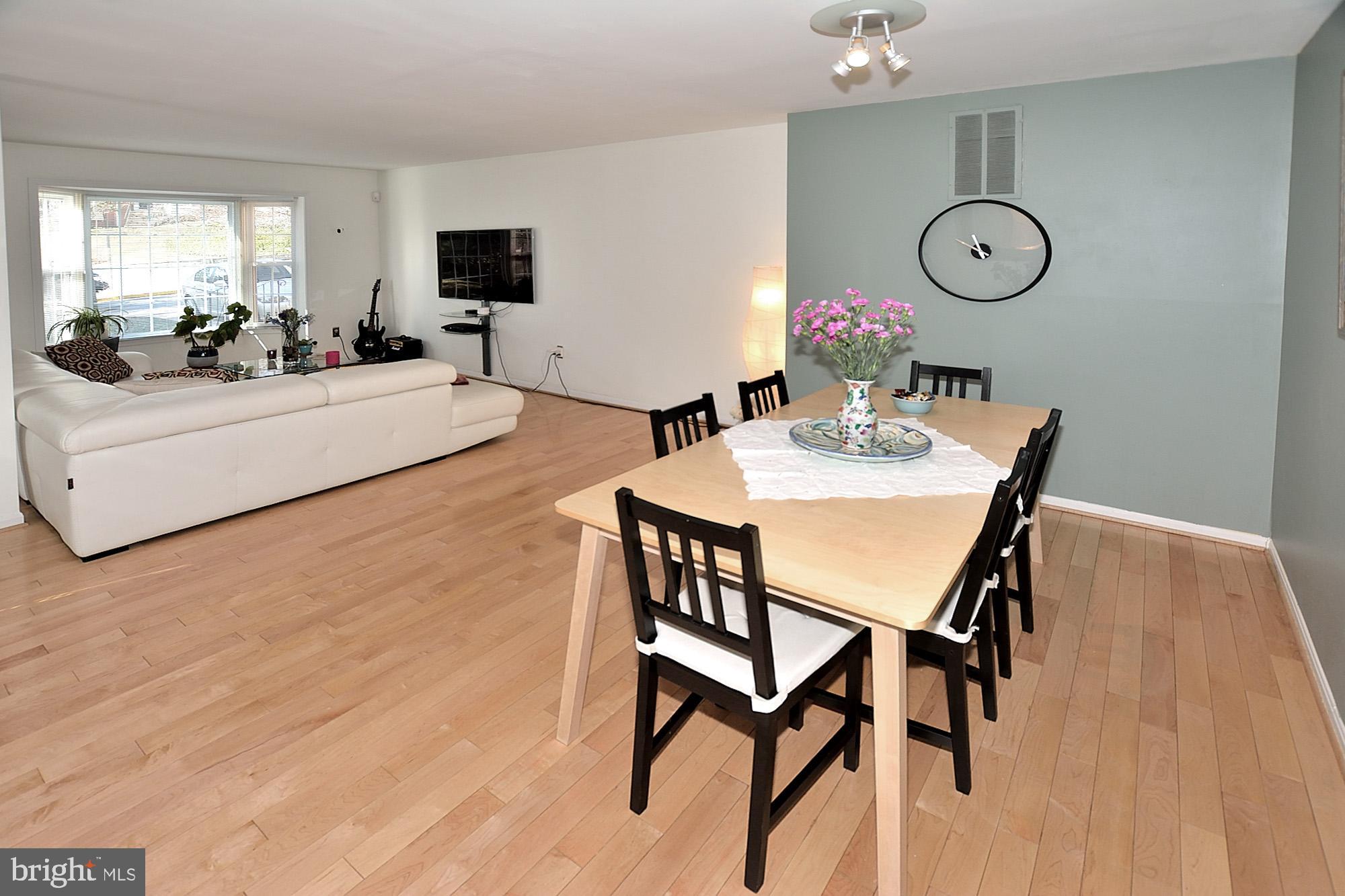 2228 McLean Park Road Falls Church, VA 22043 - Photo 8 of 36 DINING ROOM