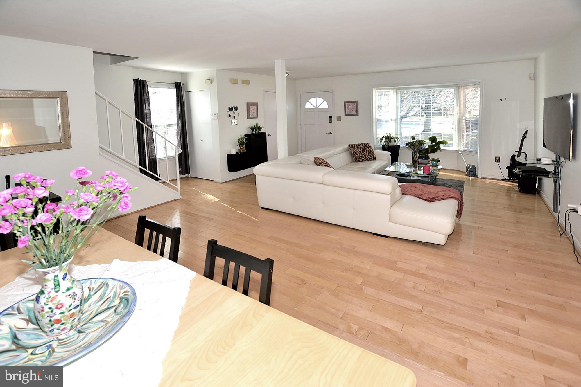2228 McLean Park Road Falls Church, VA 22043 - Photo 9 of 36 DINING ROOM