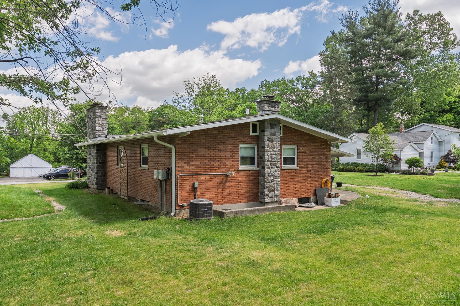 7255 Bridges Road Cincinnati, OH 45230 - Photo 9 of 31