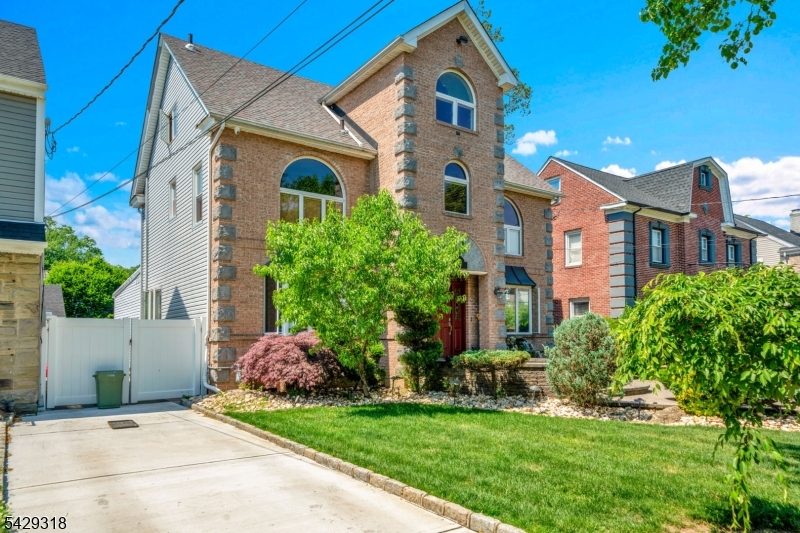 1008 Coolidge Road Elizabeth, NJ 07208 - Photo 3 of 41