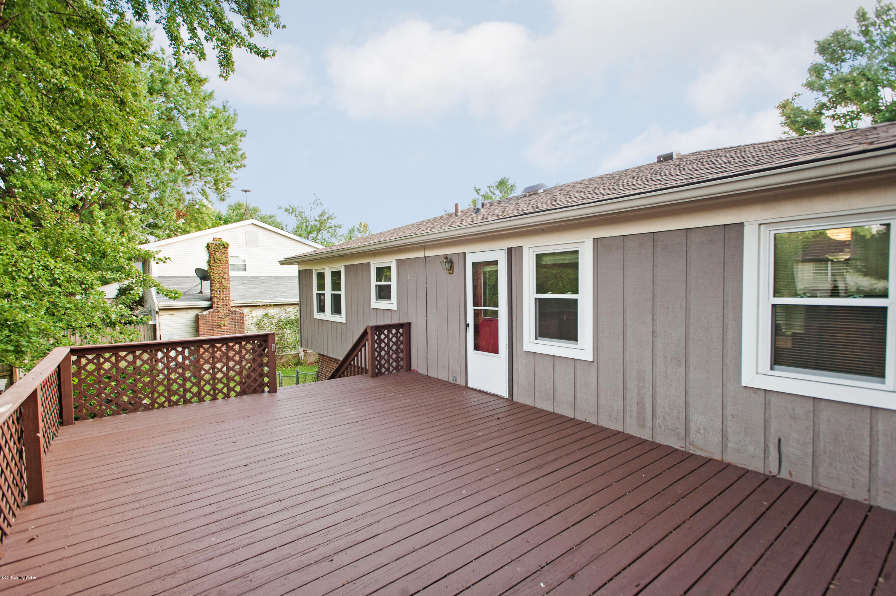 301 Hemingway Road Louisville, KY 40207 - Photo 33 of 40 35 Deck Main 2