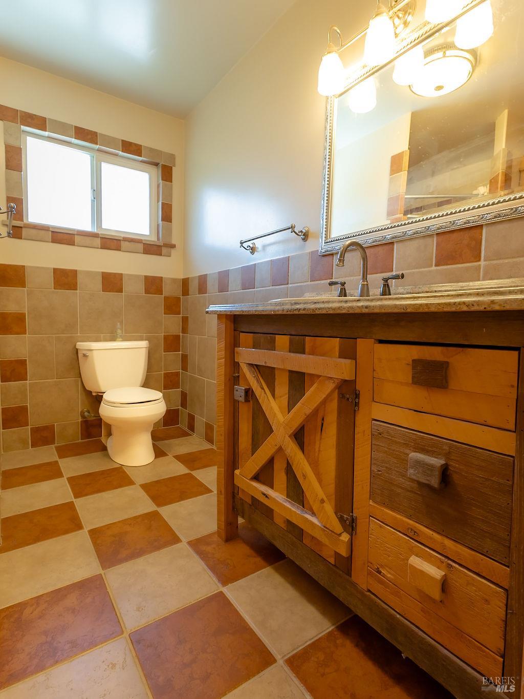 944 Clover Drive Santa Rosa, CA 95401 - Photo 14 of 37 Gallery Image 14
