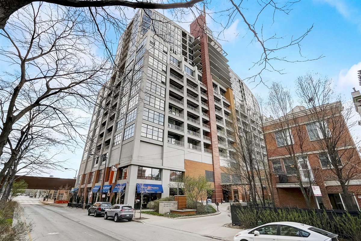 1530 South State Street, Unit 515 Chicago, IL 60605 - Photo 1 of 19
