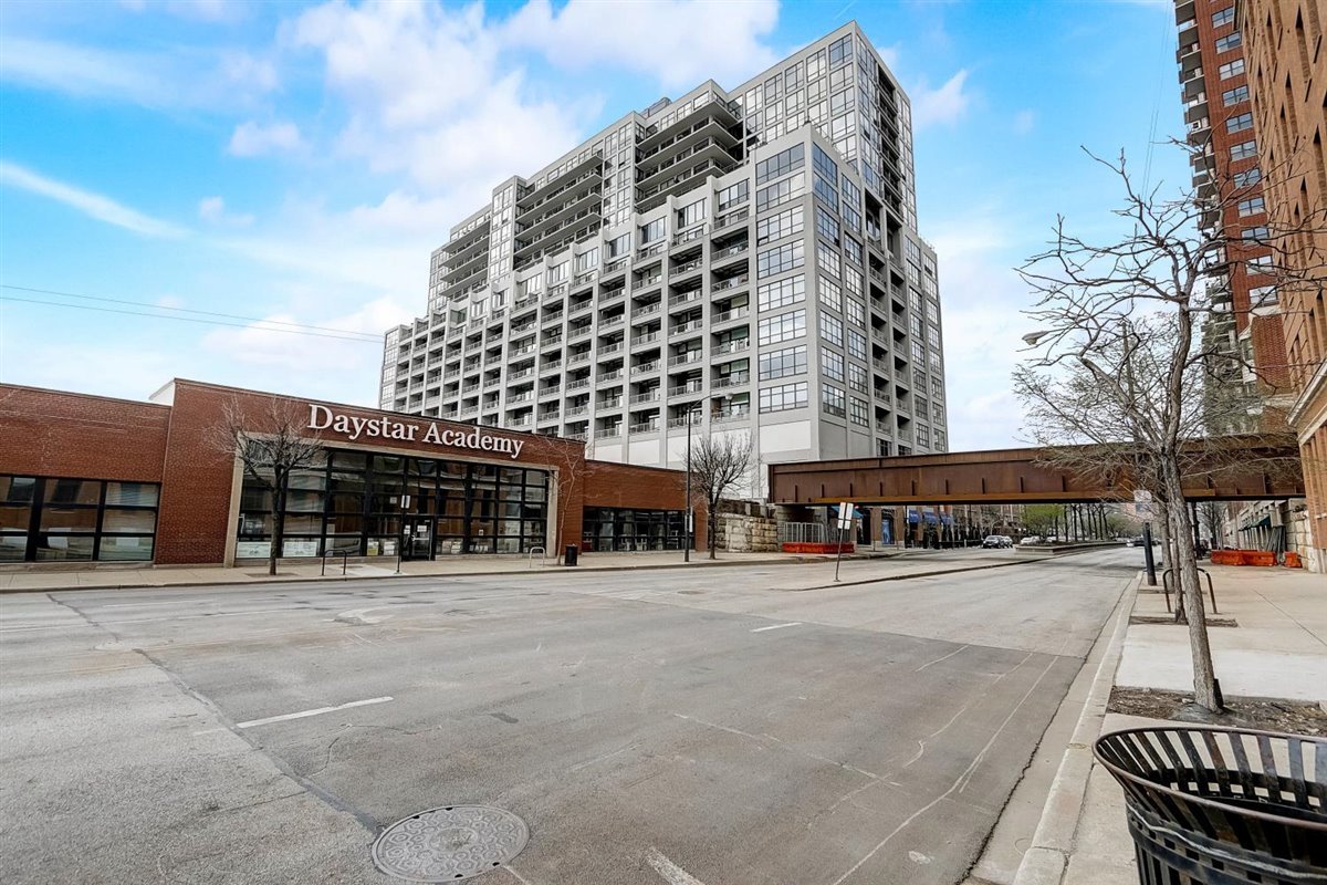 1530 South State Street, Unit 515 Chicago, IL 60605 - Photo 2 of 19