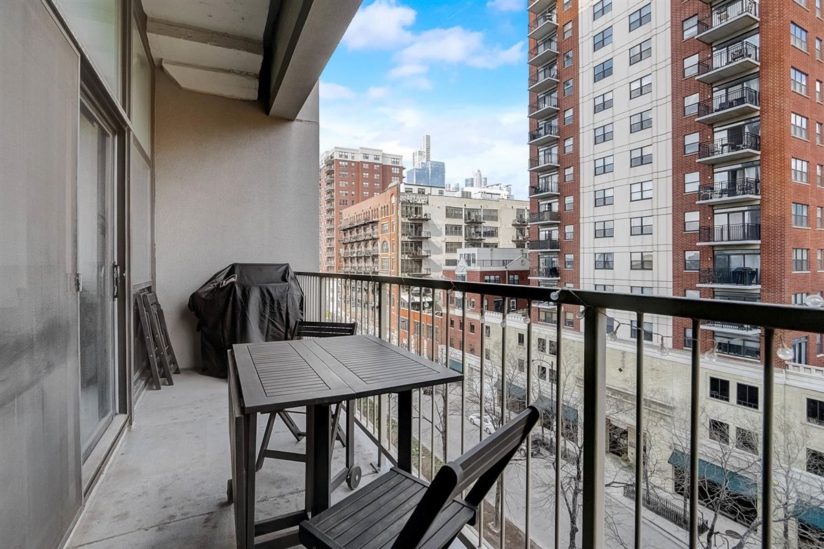 1530 South State Street, Unit 515 Chicago, IL 60605 - Photo 10 of 19
