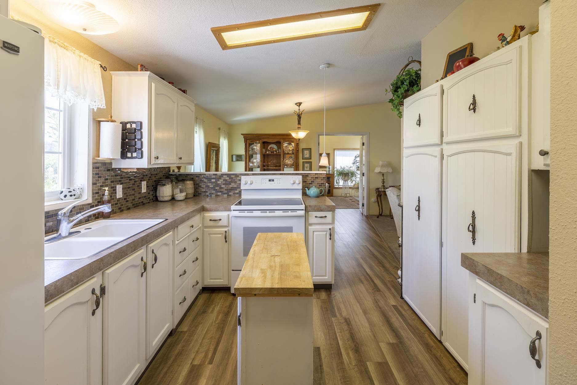 22310 North Austin Road Colbert, WA 99005 - Photo 4 of 35