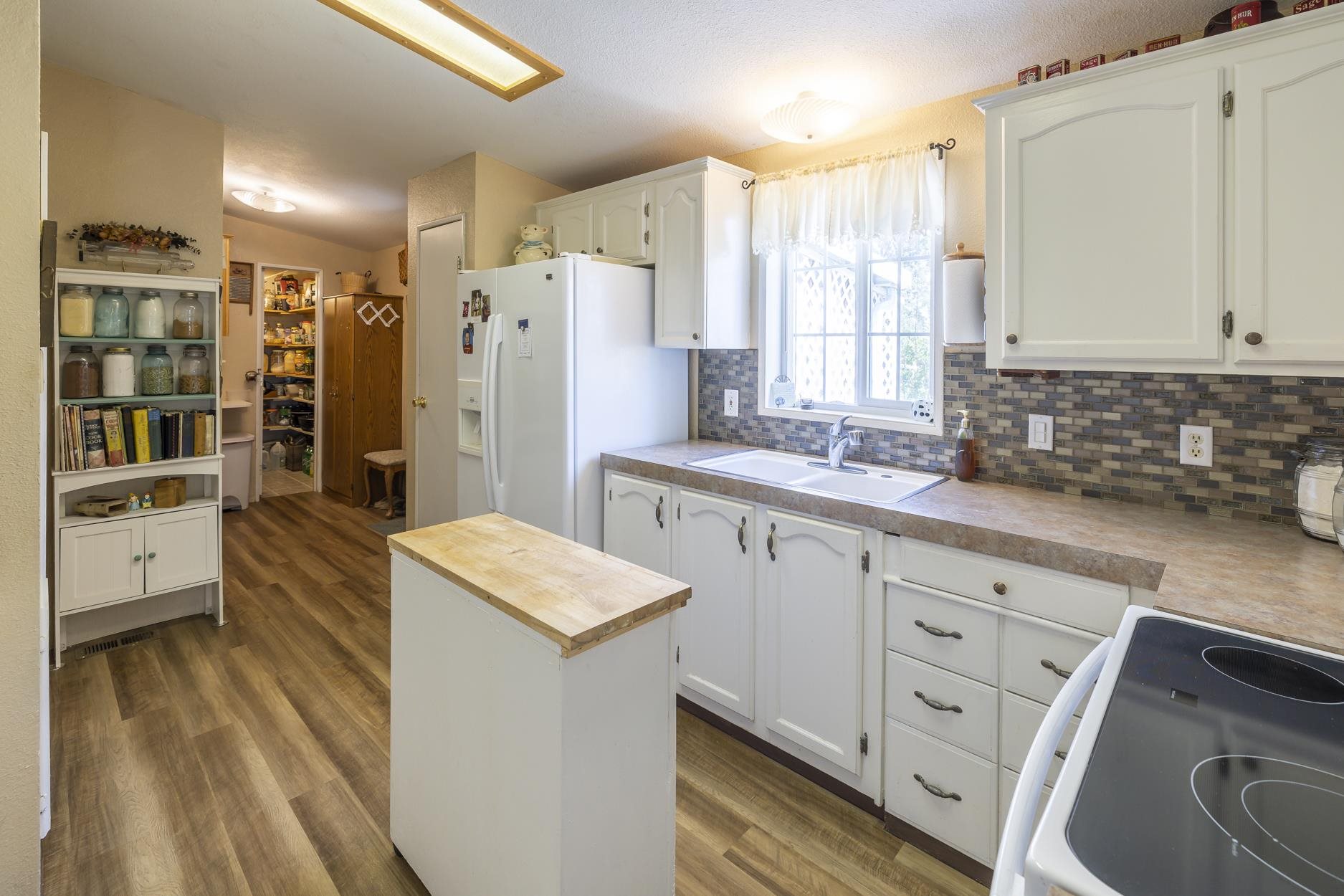 22310 North Austin Road Colbert, WA 99005 - Photo 5 of 35