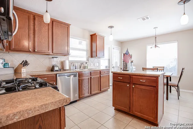 $1,695 | 761 Fountain Gate, Schertz, TX 78108