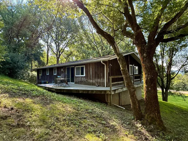 $345,000 | 33672 County Road 15, Morton, MN 56270
