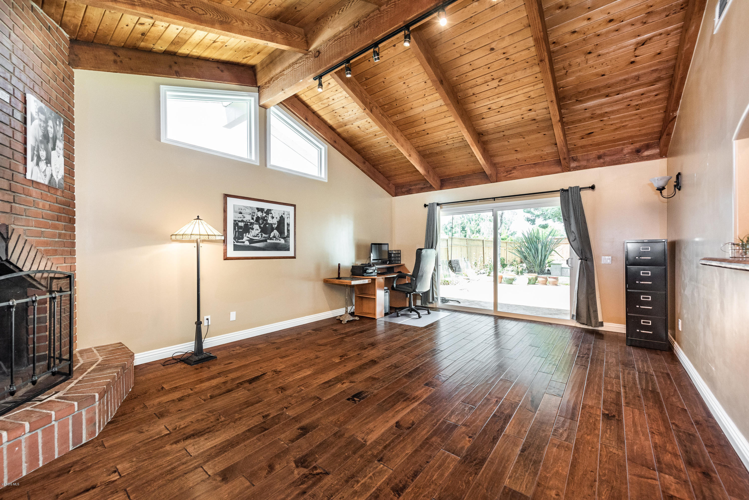 1627 Riente Street Camarillo, CA 93010 - Photo 20 of 35 1627 Riente Street-print-018-28-Family R