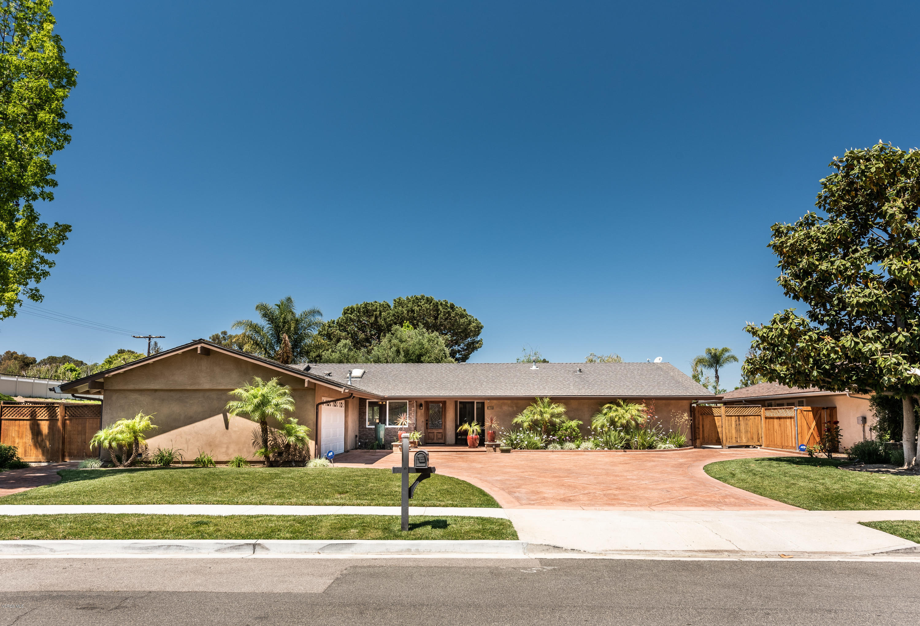 1627 Riente Street Camarillo, CA 93010 - Photo 3 of 35 1627 Riente Street-print-002-7-Front-420