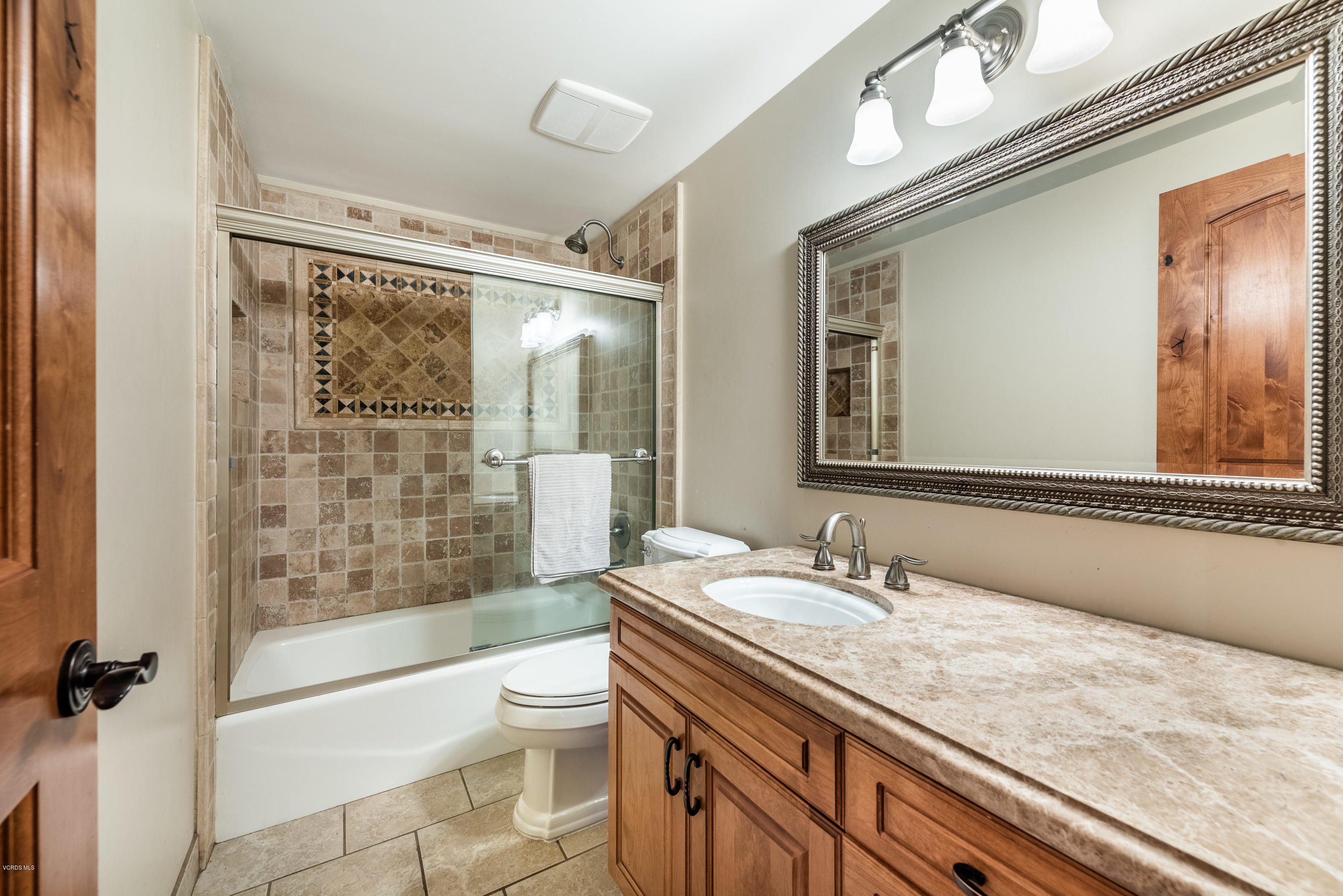 1627 Riente Street Camarillo, CA 93010 - Photo 24 of 35 1627 Riente Street-print-024-16-Bathroom
