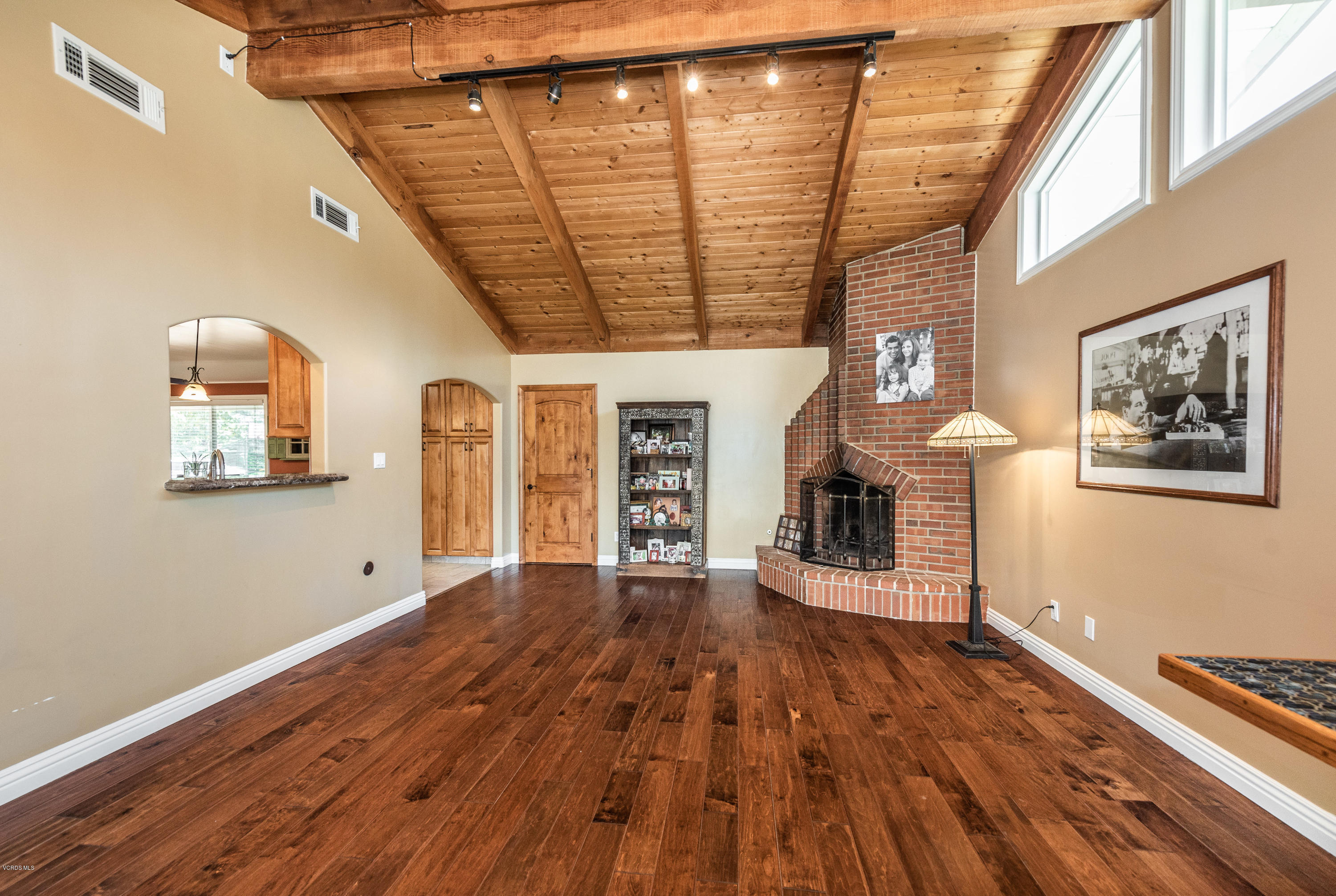 1627 Riente Street Camarillo, CA 93010 - Photo 29 of 35 1627 Riente Street-print-019-32-Family R