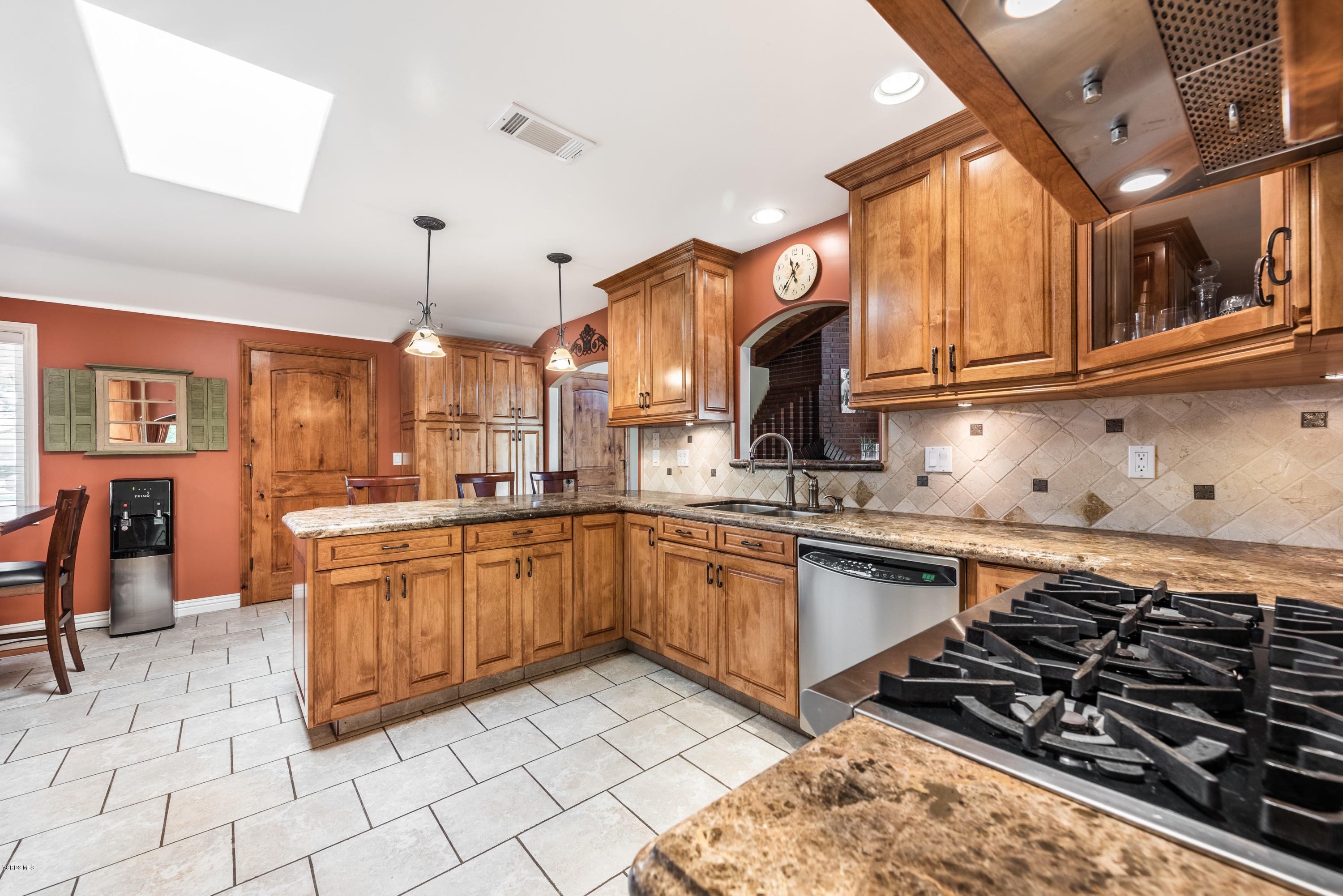 1627 Riente Street Camarillo, CA 93010 - Photo 30 of 35 1627 Riente Street-print-013-33-Kitchen-