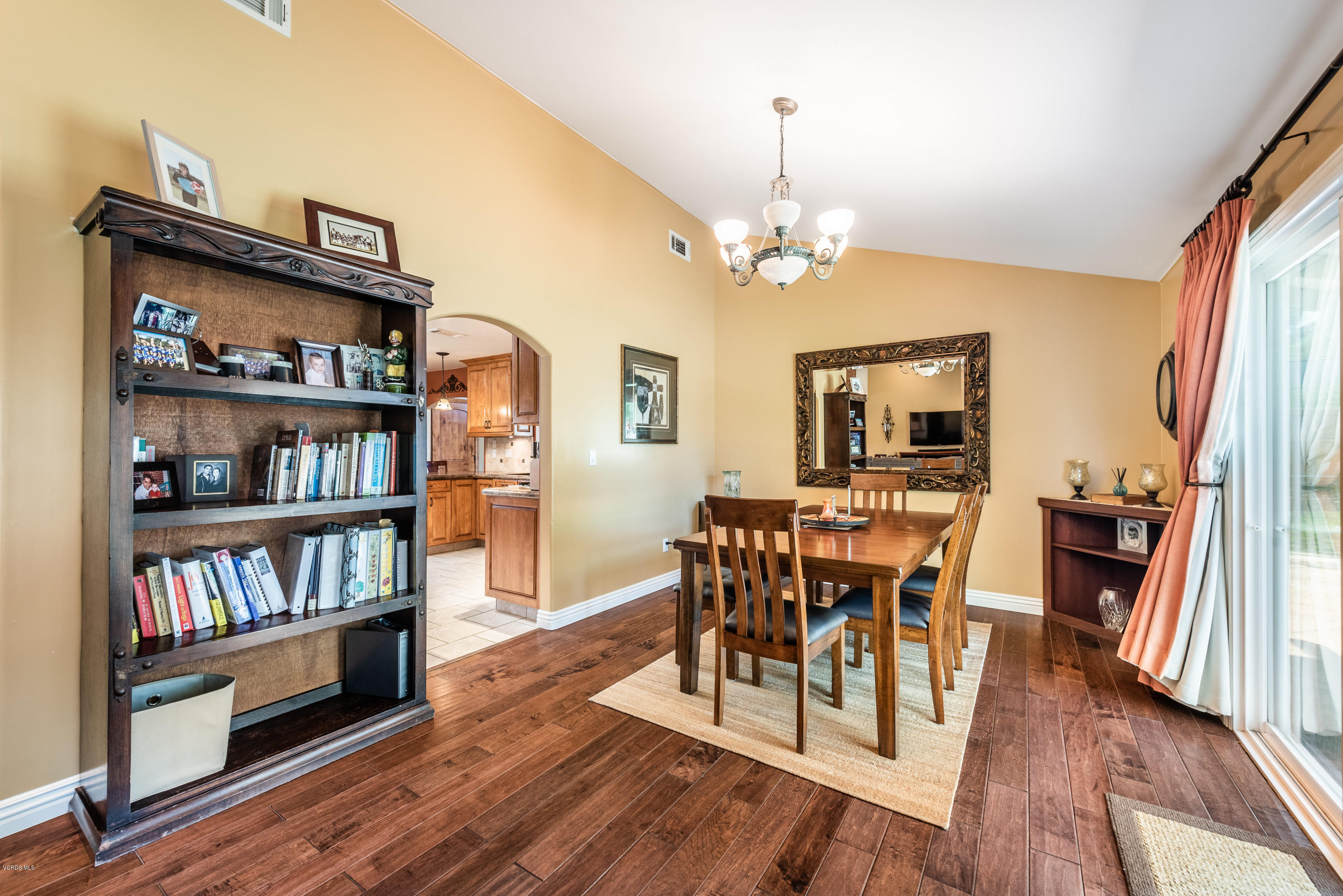 1627 Riente Street Camarillo, CA 93010 - Photo 31 of 35 1627 Riente Street-print-012-4-Dining Ro