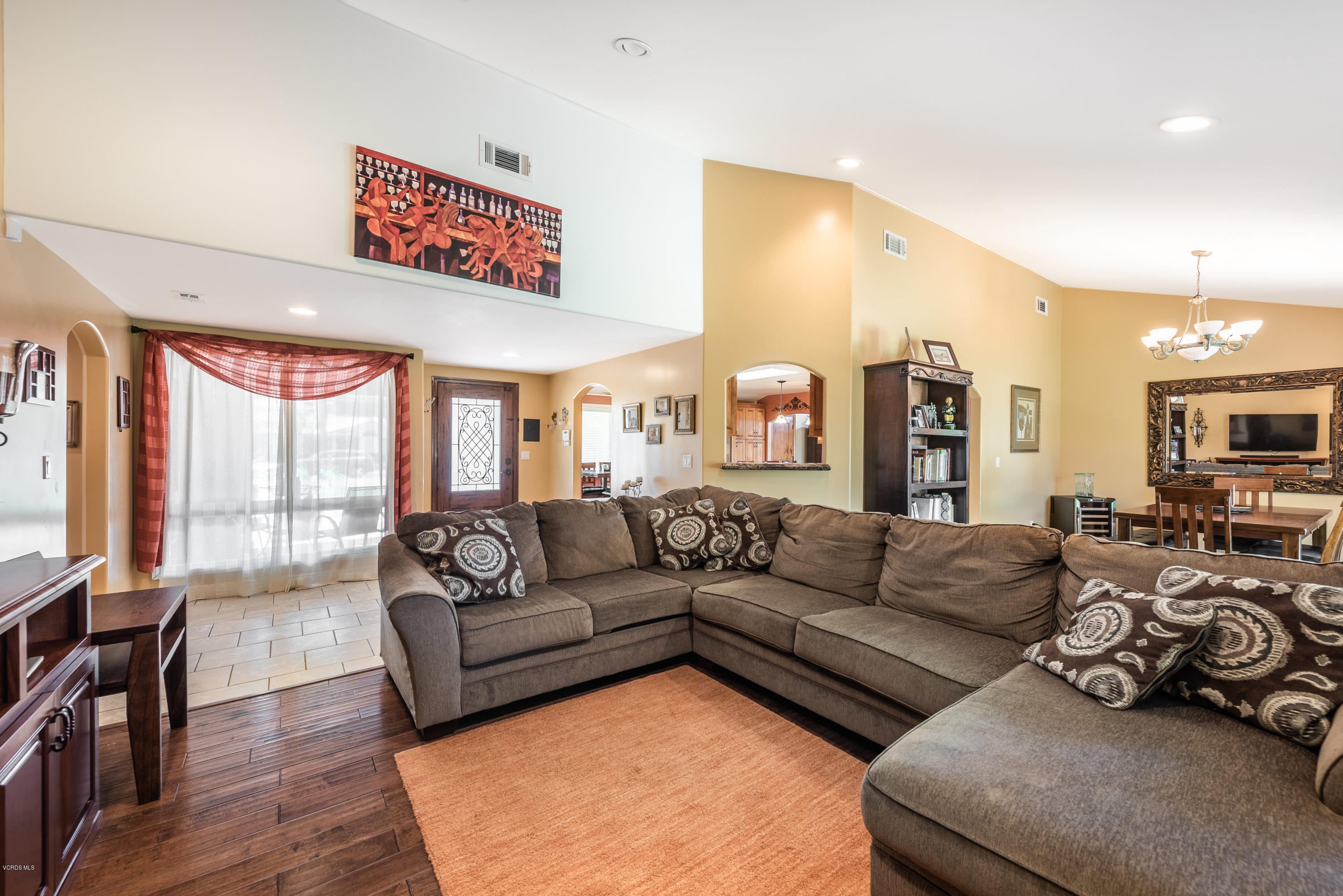 1627 Riente Street Camarillo, CA 93010 - Photo 33 of 35 1627 Riente Street-print-010-15-Living R