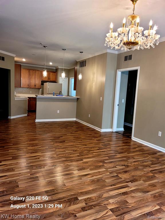 262 North Wixom Road Wixom, MI 48393 - Photo 4 of 14